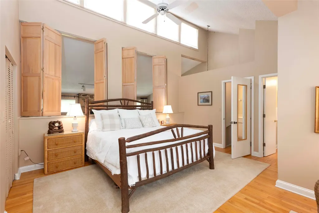 24 E Toxaway Shores Lake Toxaway NC 28747