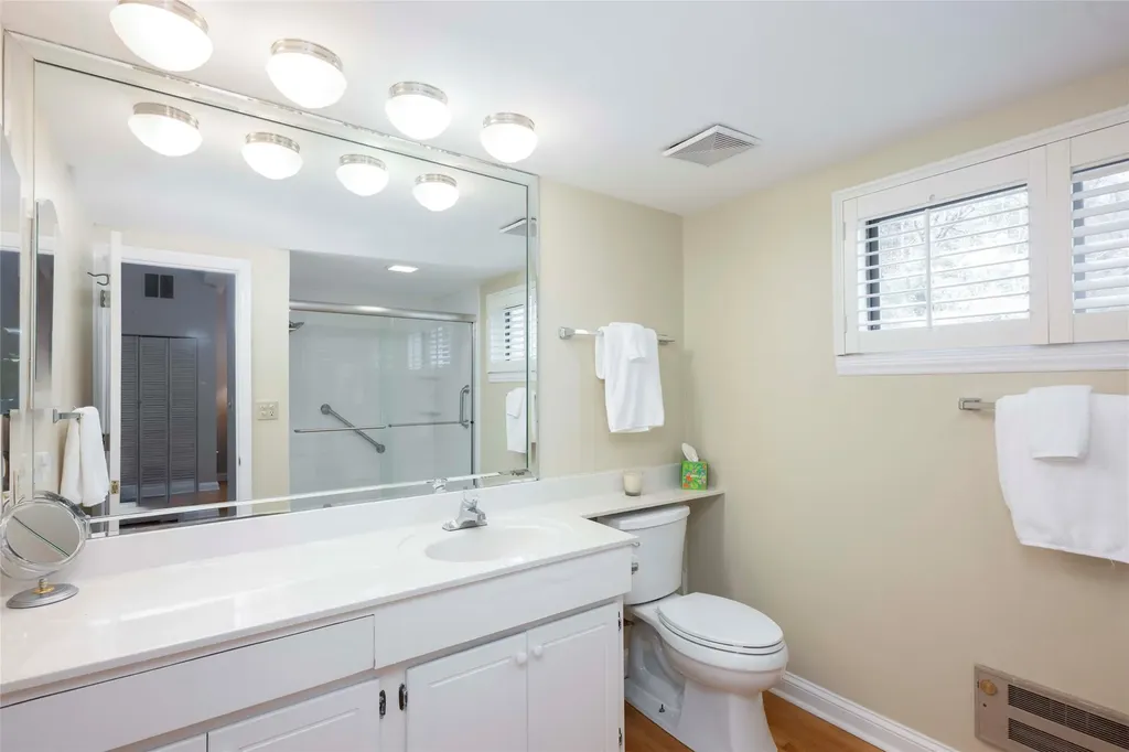 24 E Toxaway Shores Lake Toxaway NC 28747