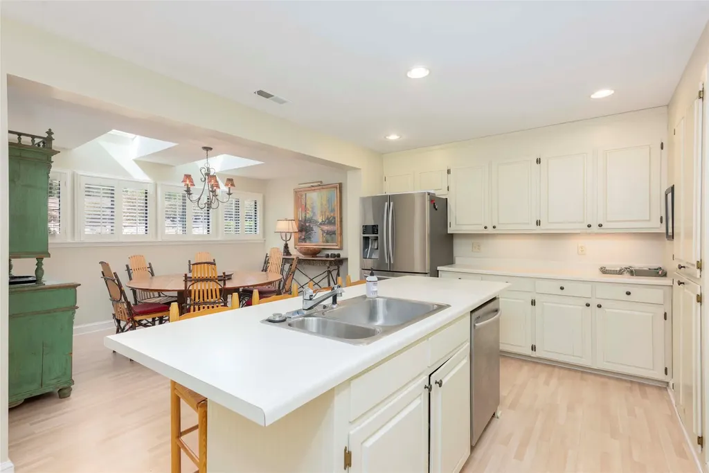 24 E Toxaway Shores Lake Toxaway NC 28747