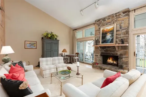 24 E Toxaway Shores Lake Toxaway NC 28747