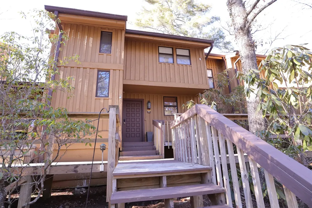 20 Chatterbox Way Sapphire NC 28774