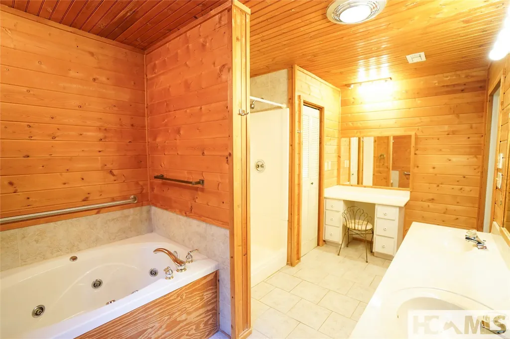 262 Rooster Cove Brevard NC 28712