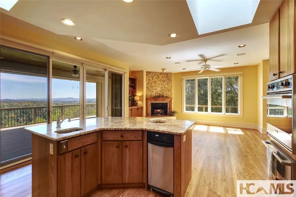 721 Lakeside Drive Lake Toxaway NC 28747