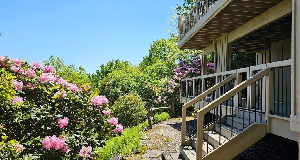 721 Lakeside Drive Lake Toxaway NC 28747