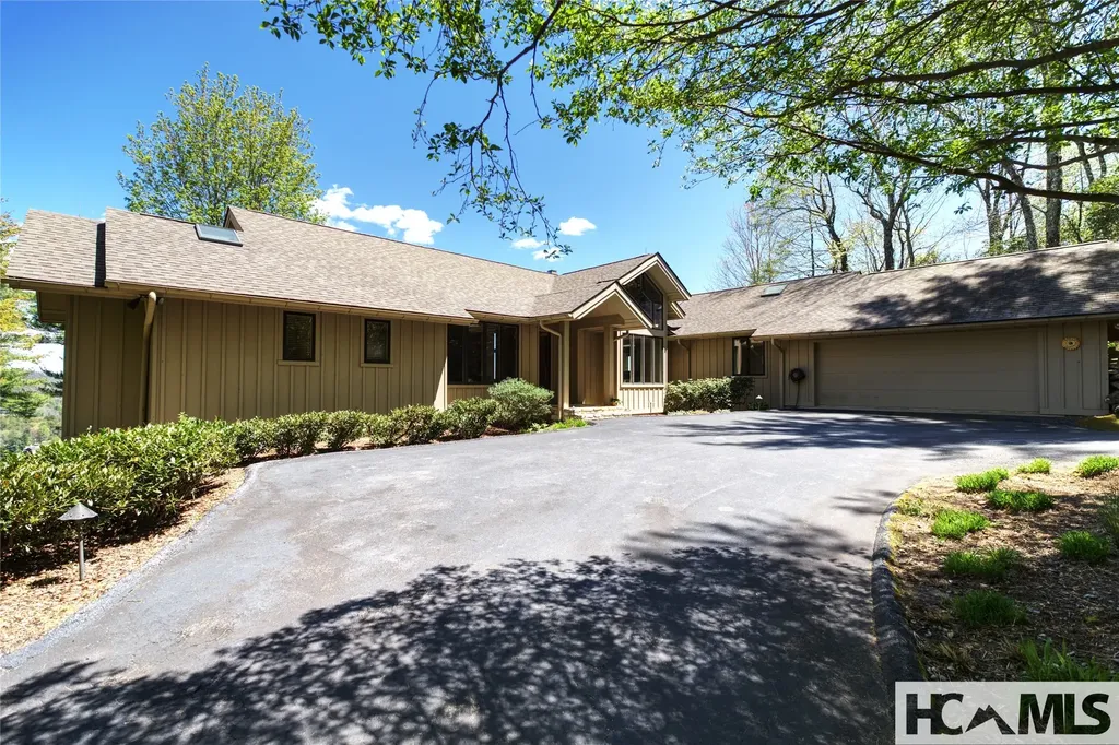 721 Lakeside Drive Lake Toxaway NC 28747