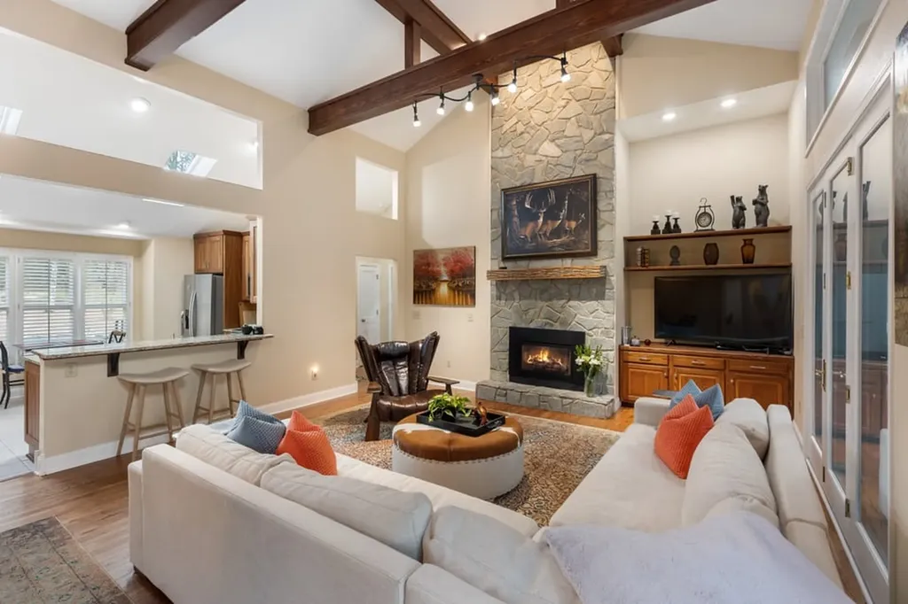 174 Garnet Rock Trail Highlands NC 28741