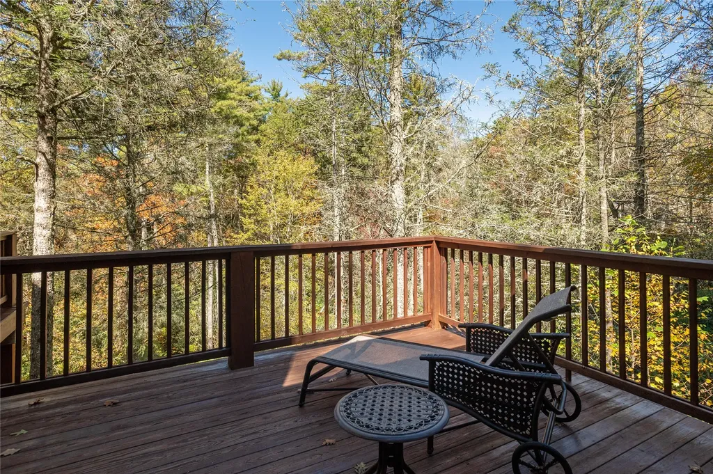 2119 Cherokee Trail Sapphire NC 28774