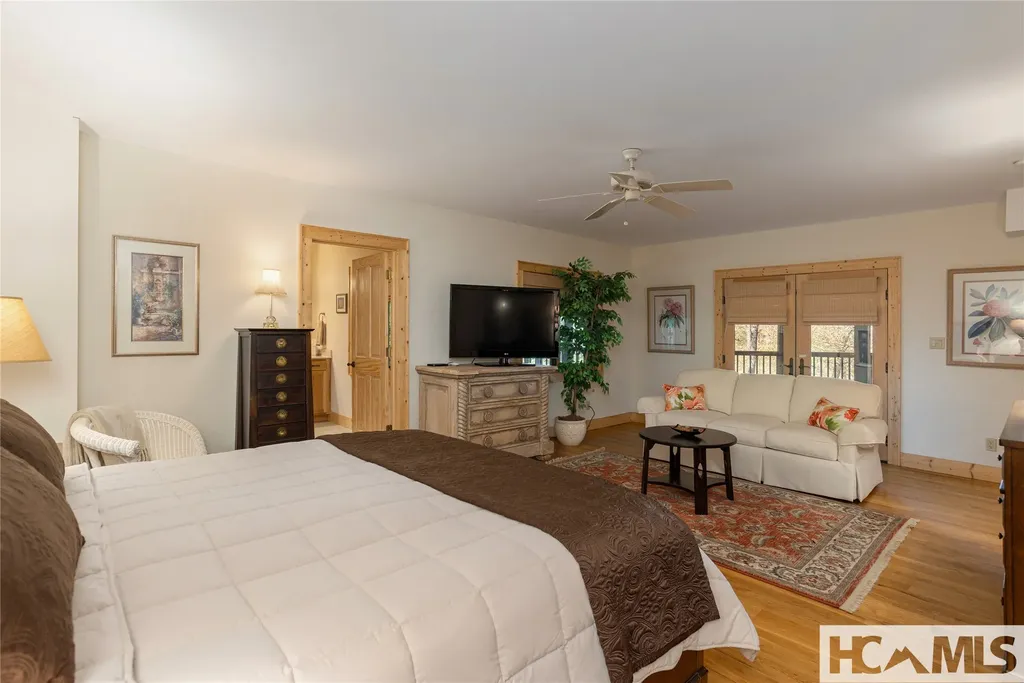 2119 Cherokee Trail Sapphire NC 28774