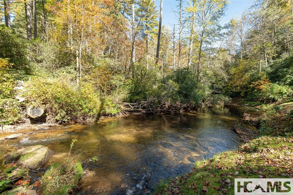 2119 Cherokee Trail Sapphire NC 28774