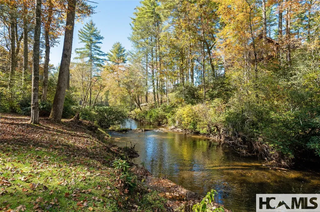2119 Cherokee Trail Sapphire NC 28774
