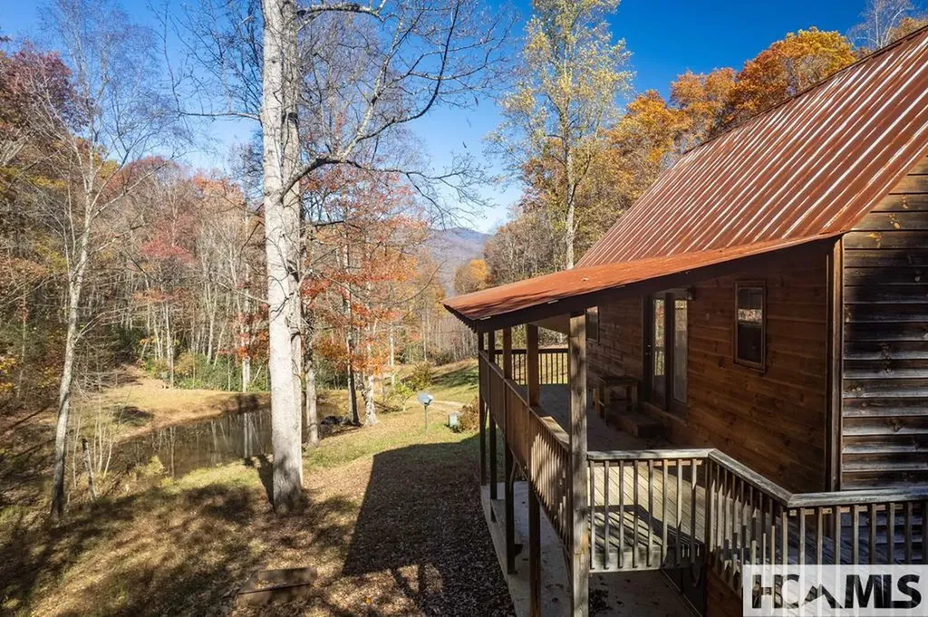 930 Copperhead Cove Sylva NC 28779