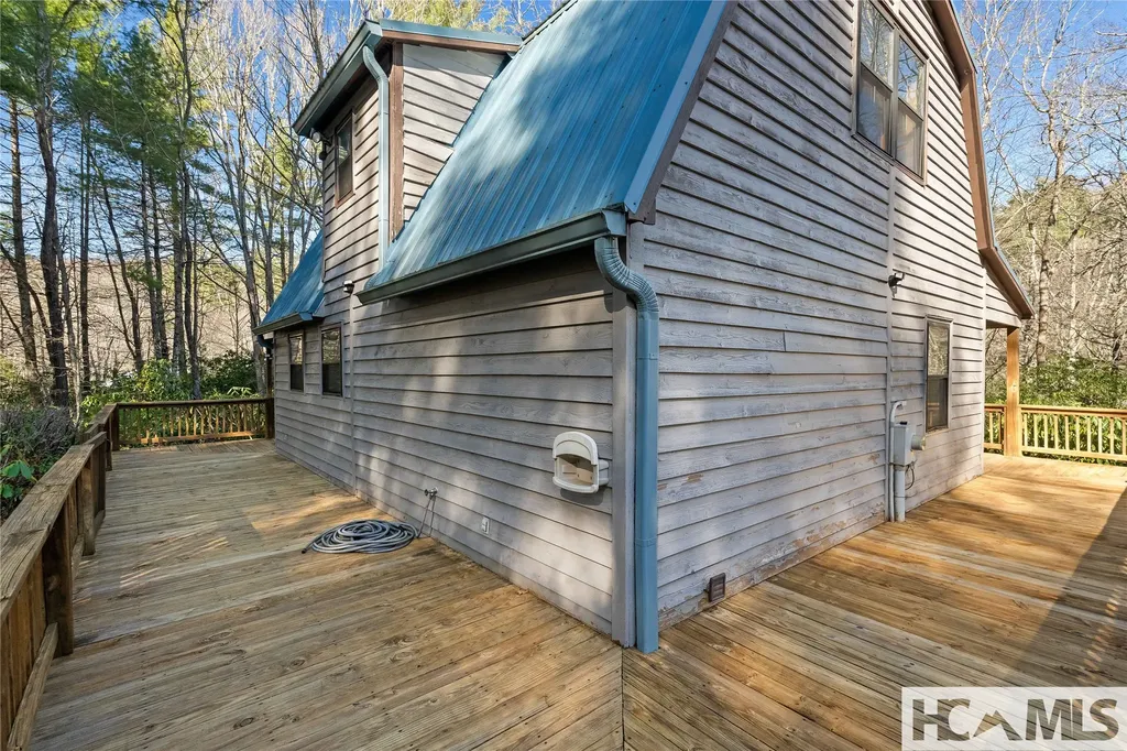 66 Jones Hollow Road Cullowhee NC 28723