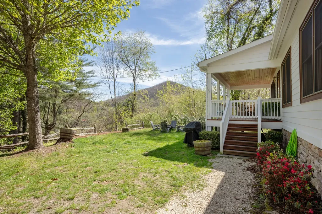 205 Blue Stone Trail Glenville NC 28736