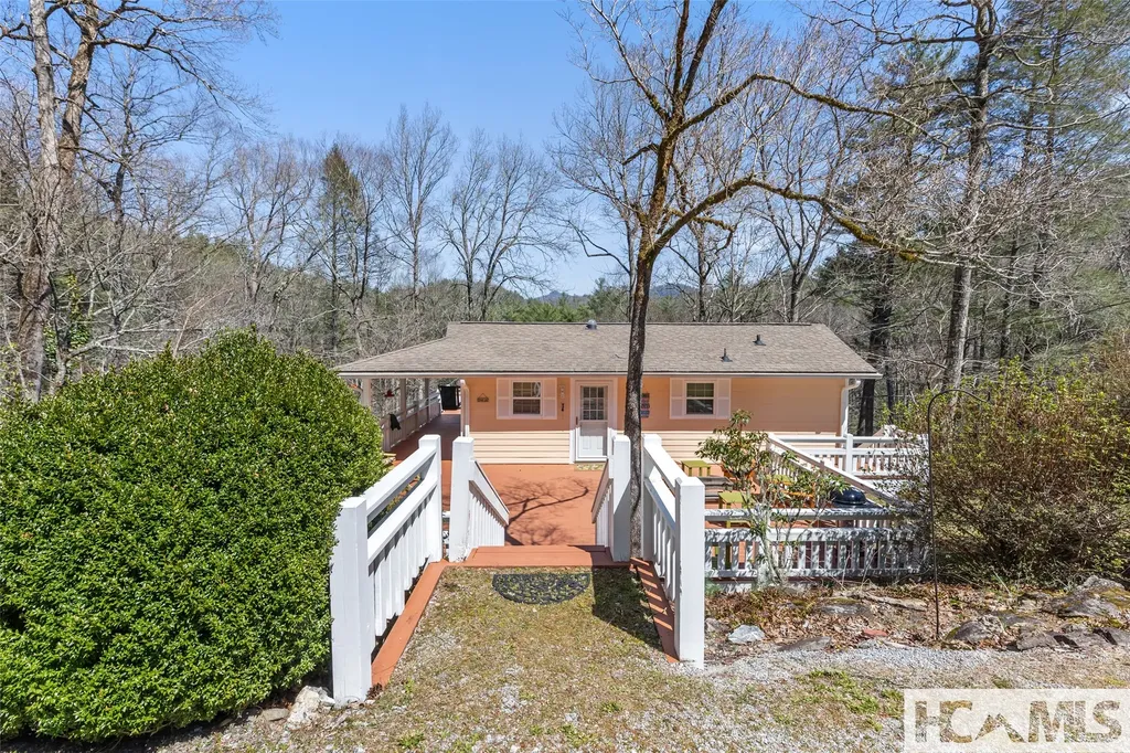 4411 Whiteside Cove Road Highlands NC 28741