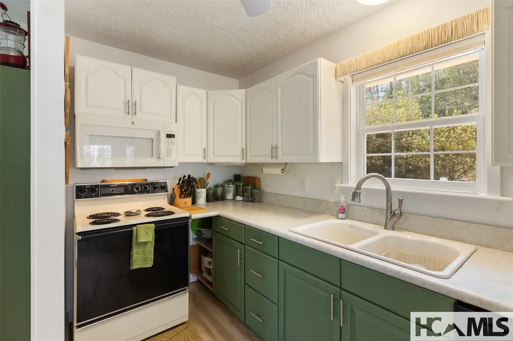 4411 Whiteside Cove Road Highlands NC 28741