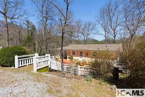 4411 Whiteside Cove Road Highlands NC 28741