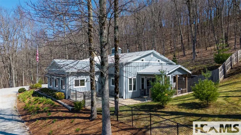 657 Fowler Road Glenville NC 28736