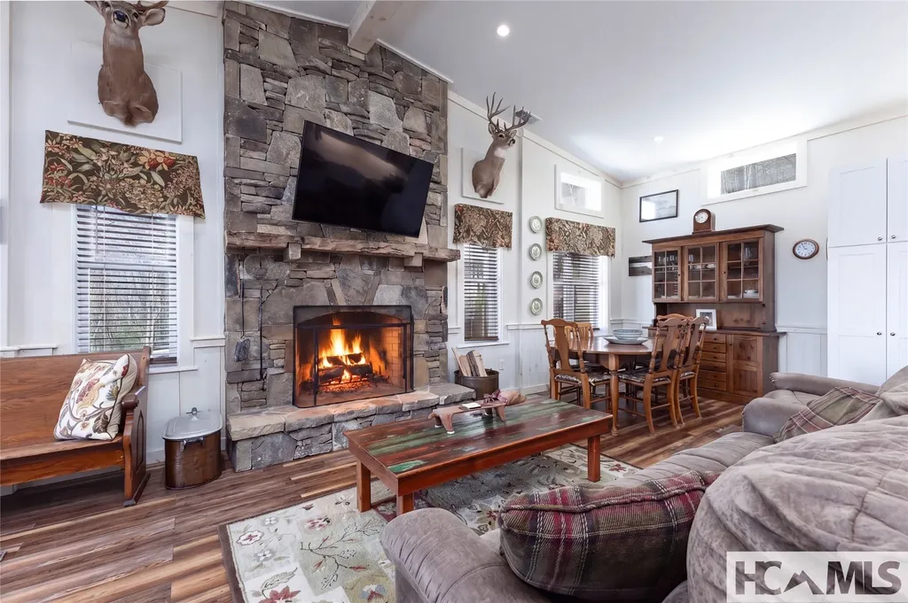 657 Fowler Road Glenville NC 28736