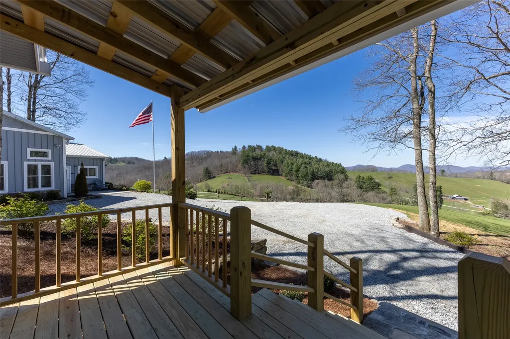 657 Fowler Road Glenville NC 28736
