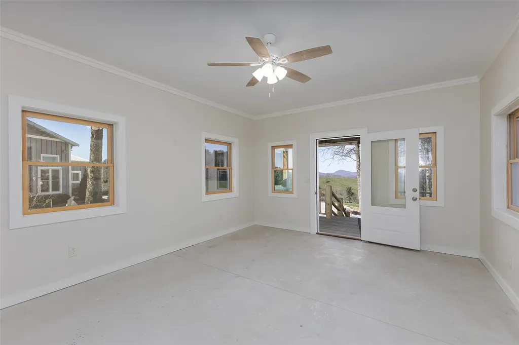 657 Fowler Road Glenville NC 28736