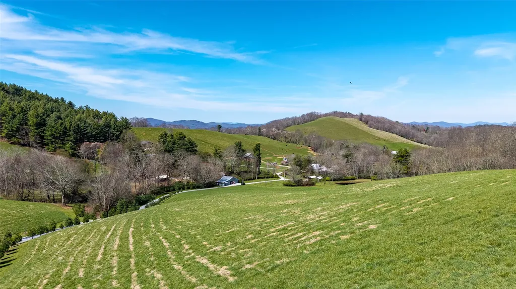 657 Fowler Road Glenville NC 28736
