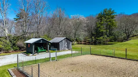 657 Fowler Road Glenville NC 28736