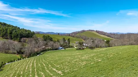 657 Fowler Road Glenville NC 28736