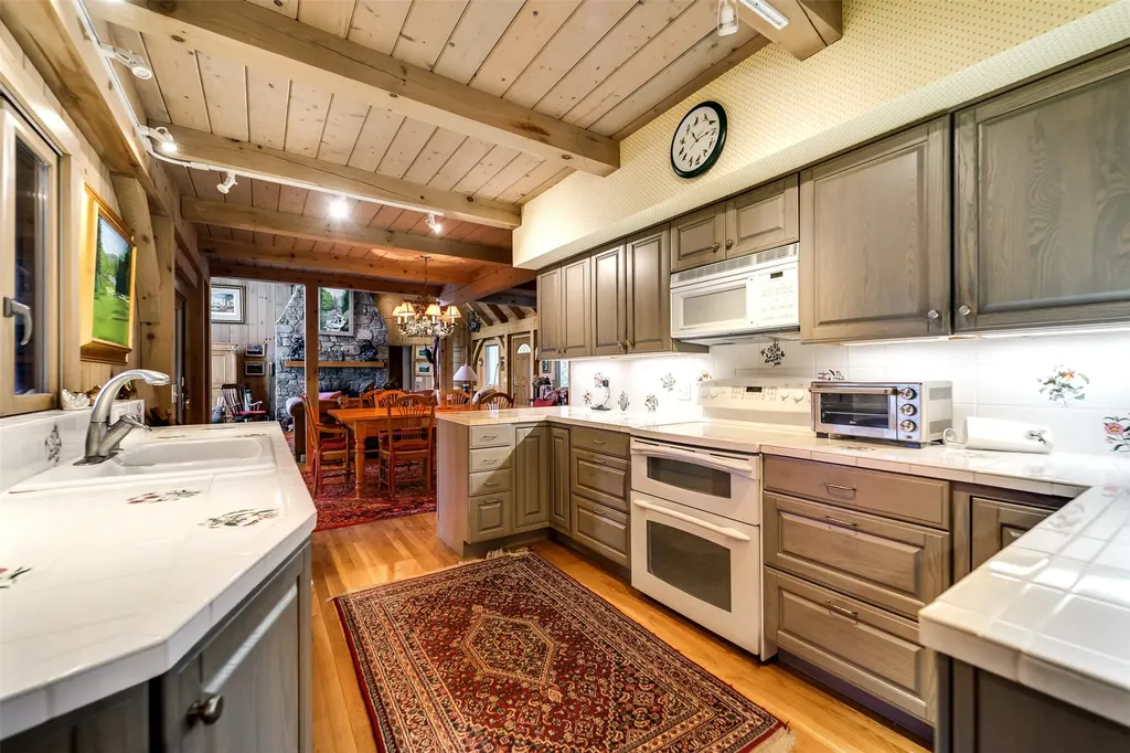 241 Indian Pipe Road Cashiers NC 28717