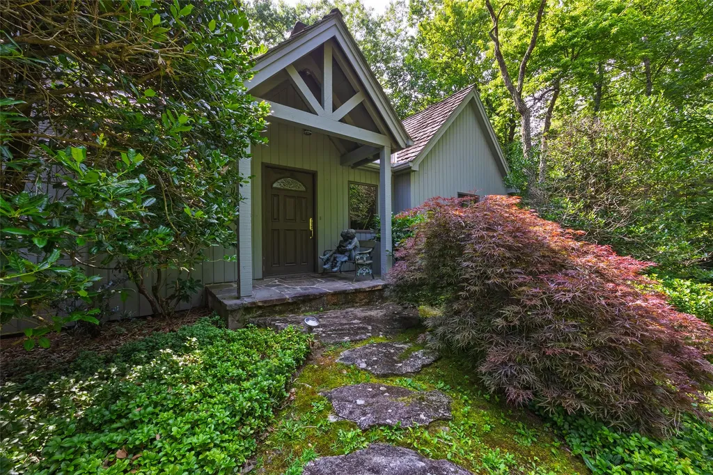 241 Indian Pipe Road Cashiers NC 28717