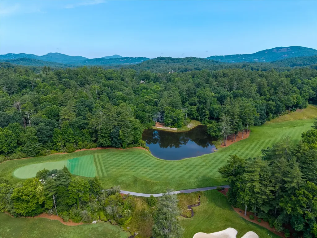 241 Indian Pipe Road Cashiers NC 28717