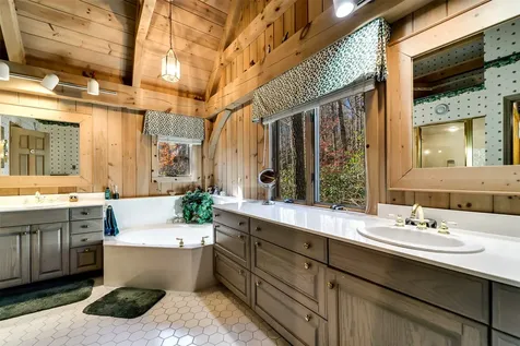 241 Indian Pipe Road Cashiers NC 28717