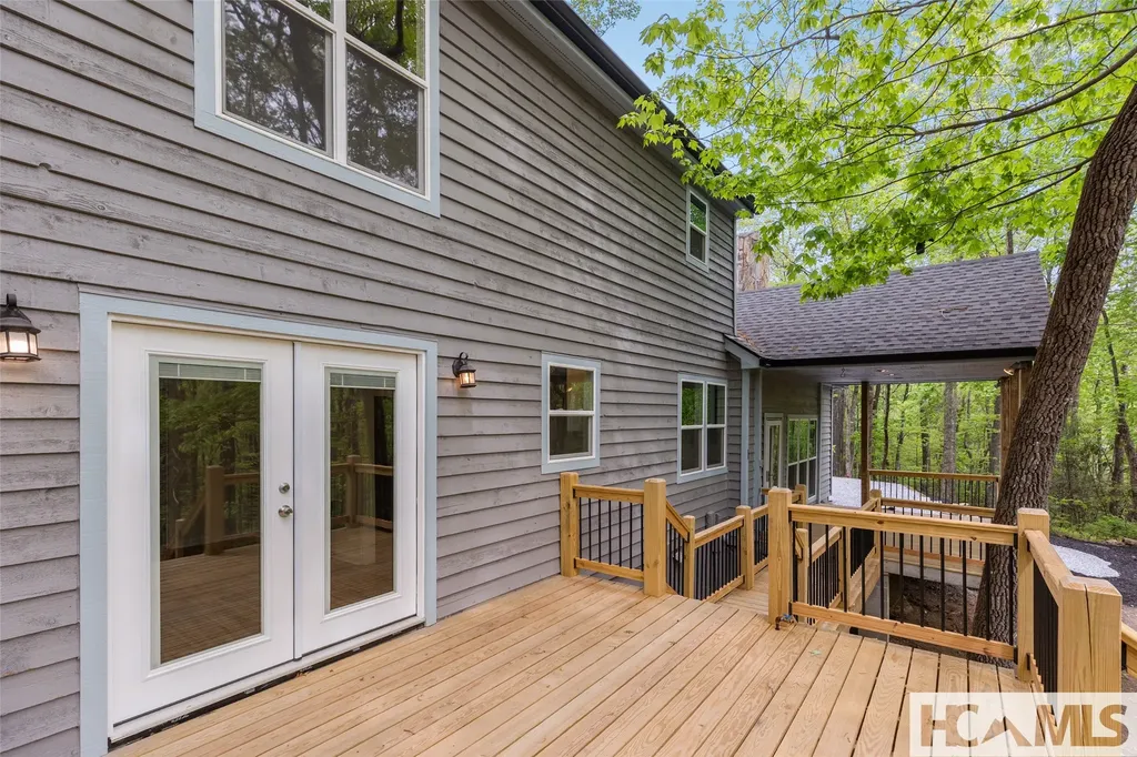 2129 Black Oak Drive Sapphire NC 28774