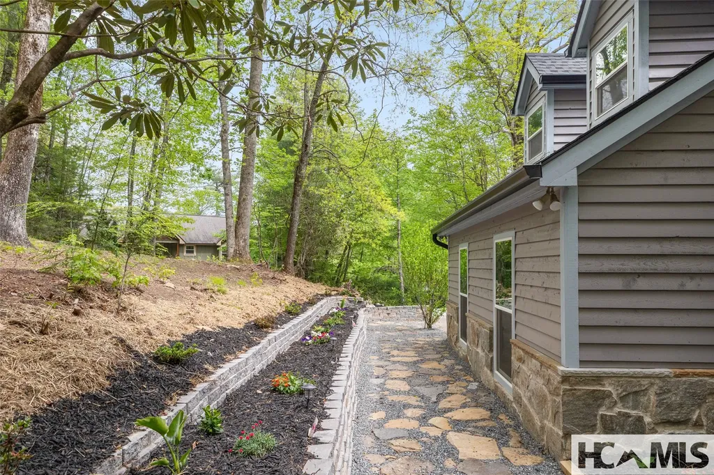 2129 Black Oak Drive Sapphire NC 28774