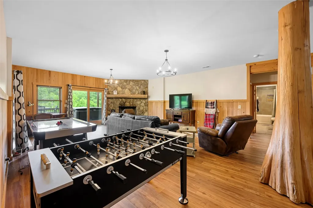 193 Cucumber Court Sapphire NC 28774