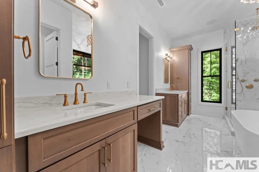 935 Glenshore Drive Cullowhee NC 28723