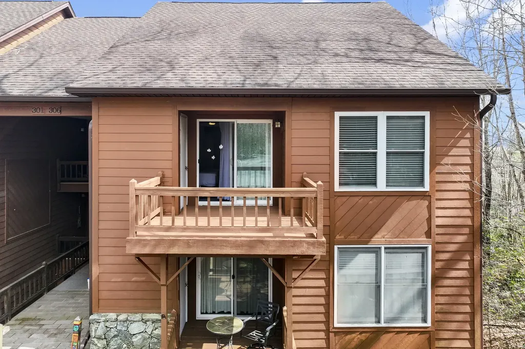 73 Toxaway Views Lake Toxaway NC 28747