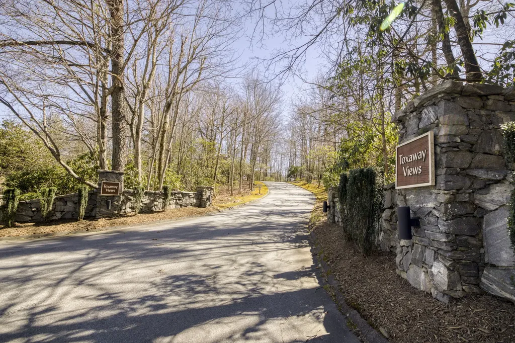 73 Toxaway Views Lake Toxaway NC 28747