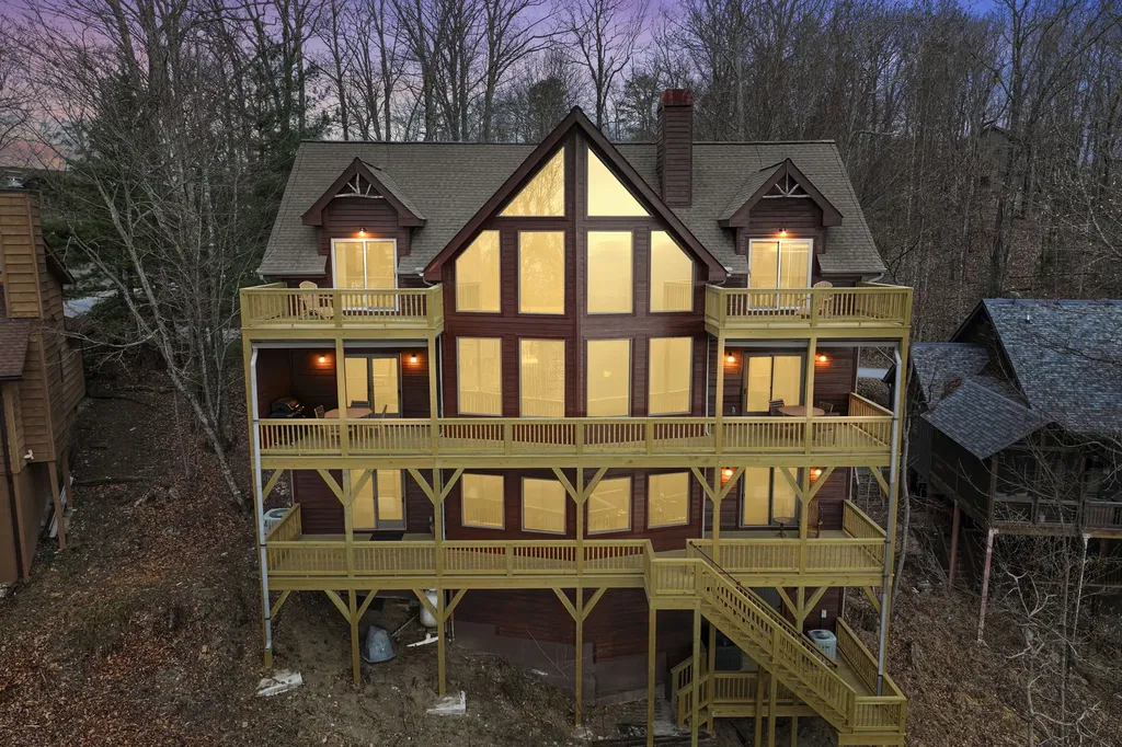 277 Kestrel Court Sapphire NC 28774