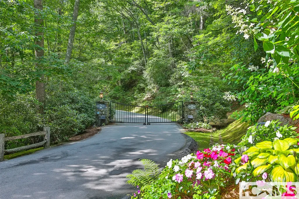 2618 Big Sheepcliff Road Cashiers NC 28717