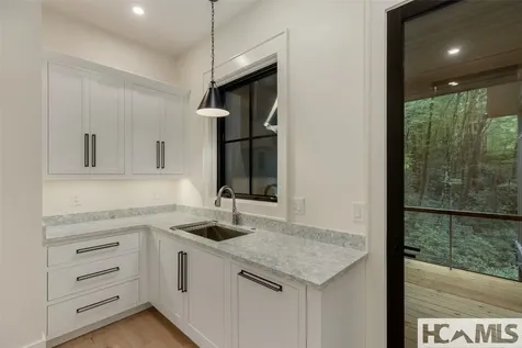 34 Crescent Trail Highlands NC 28741