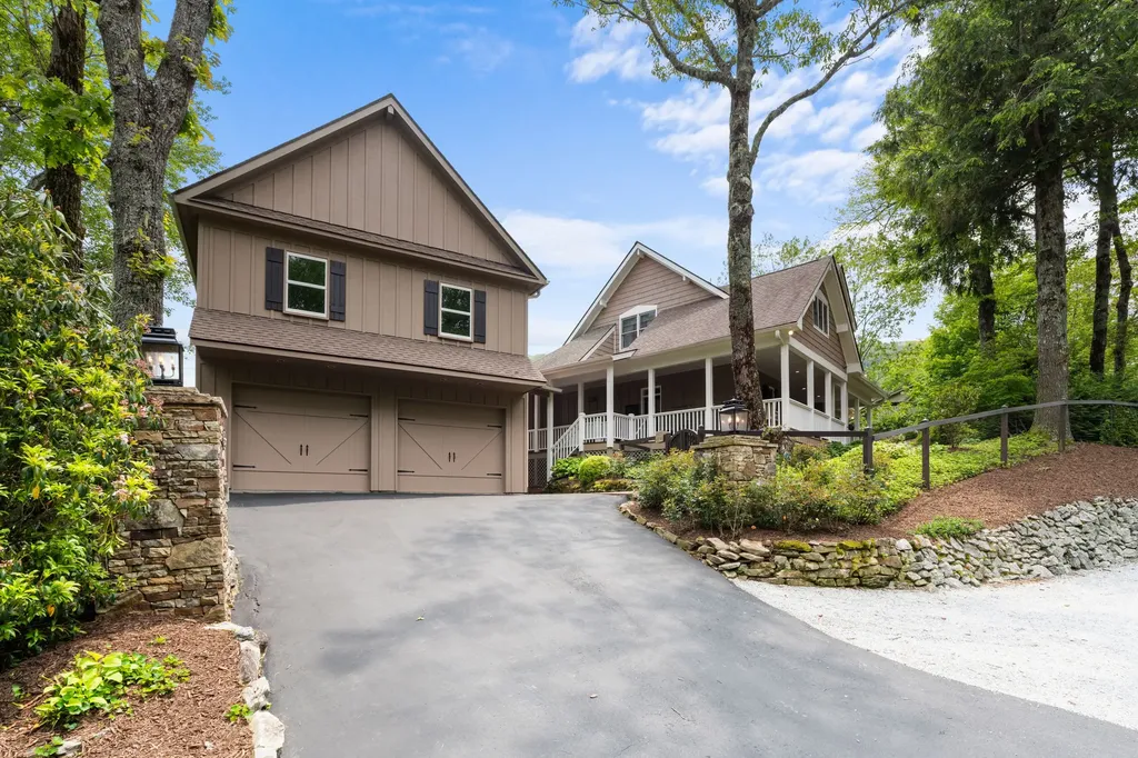 592 Whiteside Mountain Road Highlands NC 28741