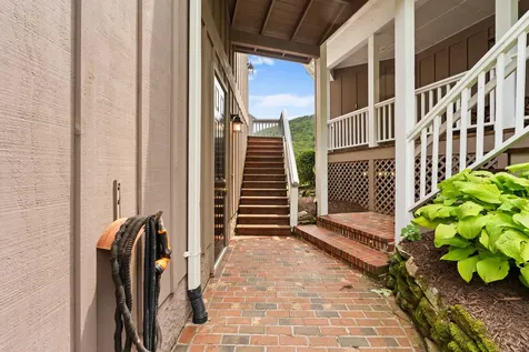 592 Whiteside Mountain Road Highlands NC 28741