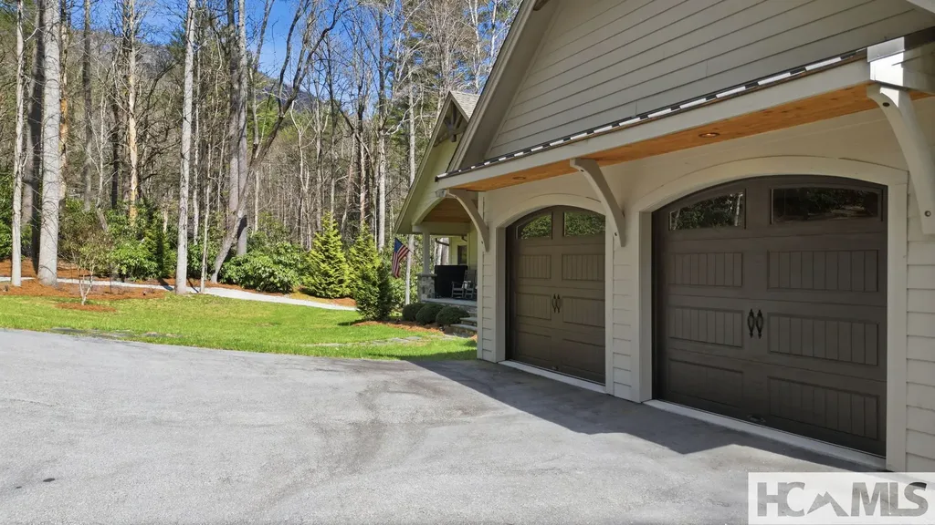 577 Twin Lakes Drive Highlands NC 28741