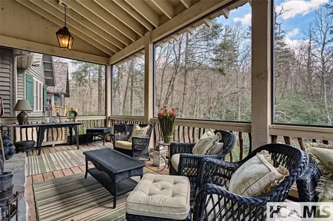 63 Avon Road Glenville NC 28736