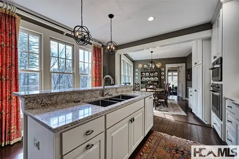 63 Avon Road Glenville NC 28736