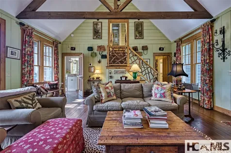 63 Avon Road Glenville NC 28736