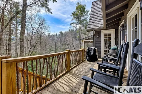 63 Avon Road Glenville NC 28736