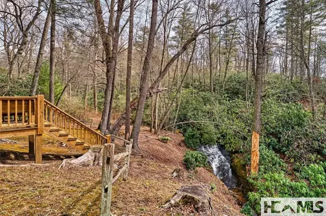 63 Avon Road Glenville NC 28736