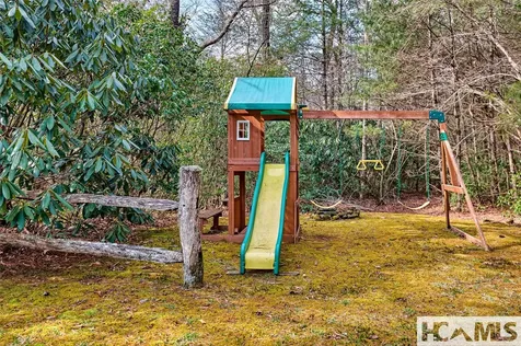 63 Avon Road Glenville NC 28736