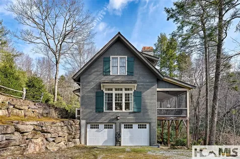 63 Avon Road Glenville NC 28736
